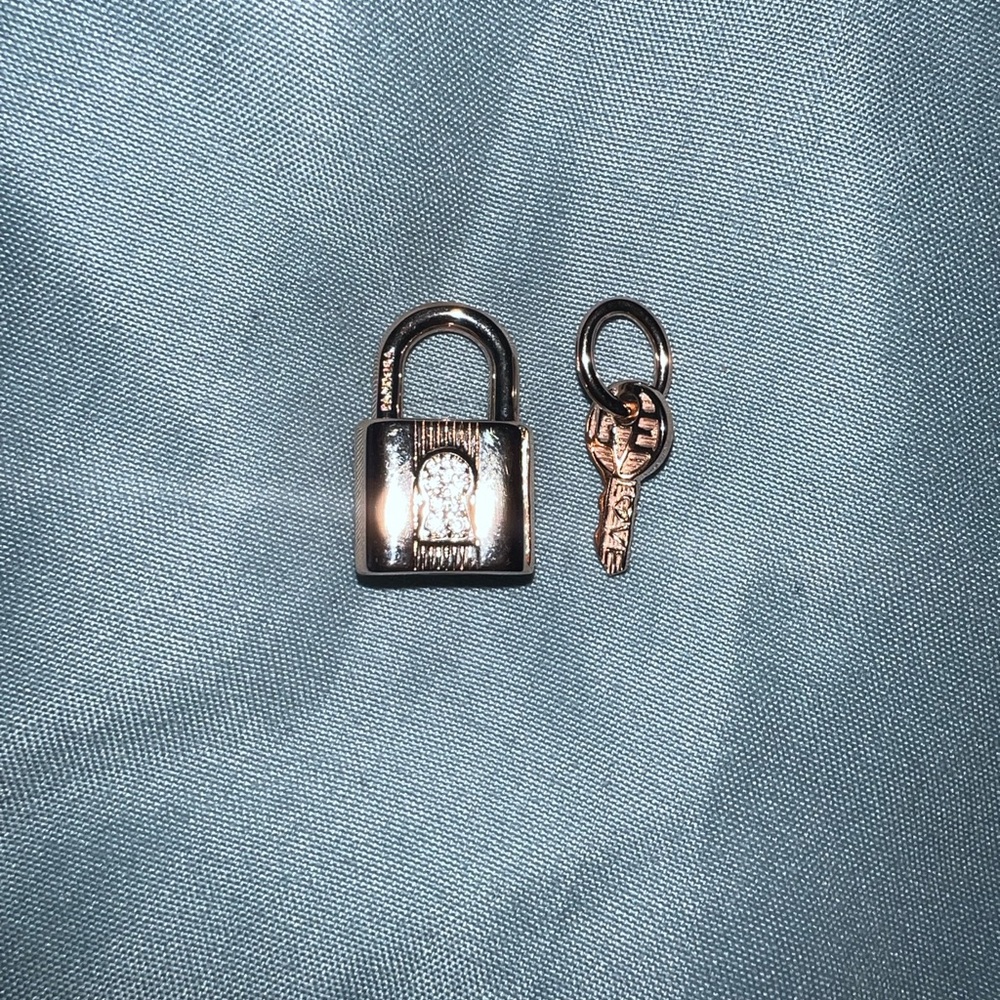 Padlock & Key Dangle Charm
14k rose gold plating
